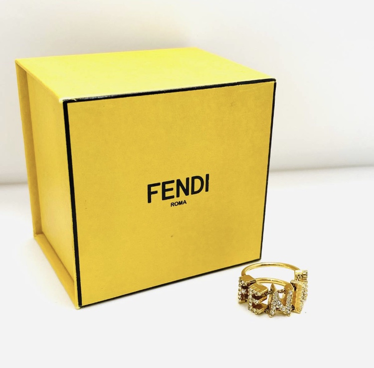 【ブランド買取】FENDI フェンディ ラインストーンリングを高価買取しました。買取専門店ブランドクラウン仙台一番町店 買取専門店ブランドクラウン